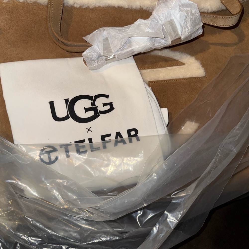 Authentic UGG Telfar Large shopper chestnut & UGG Telfar Logo Mini Lb Fur Boots - Picture 2 of 9